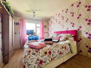 Bedroom - click for photo gallery